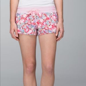 Lululemon hotty hot short